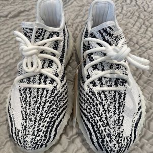 BNIB Yeezy Boost 350 V2 Men’s 6 “zebra” Authentic